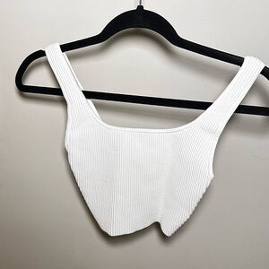 Cropped tank from Aritiza Babaton. Slightly worn.